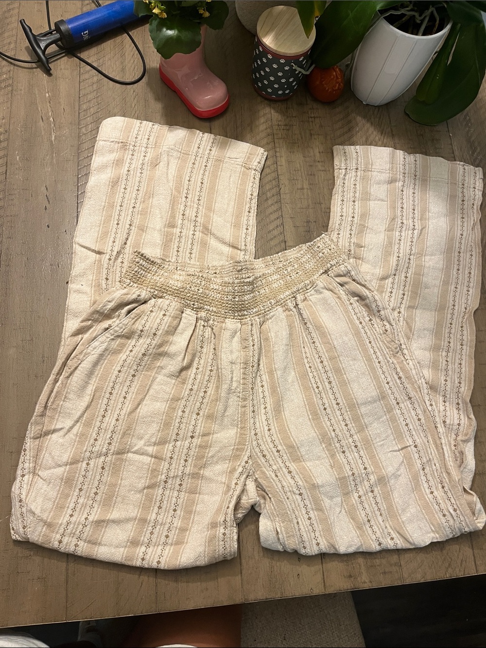 Briggs New York Beige Cream Striped Lightweight Pants